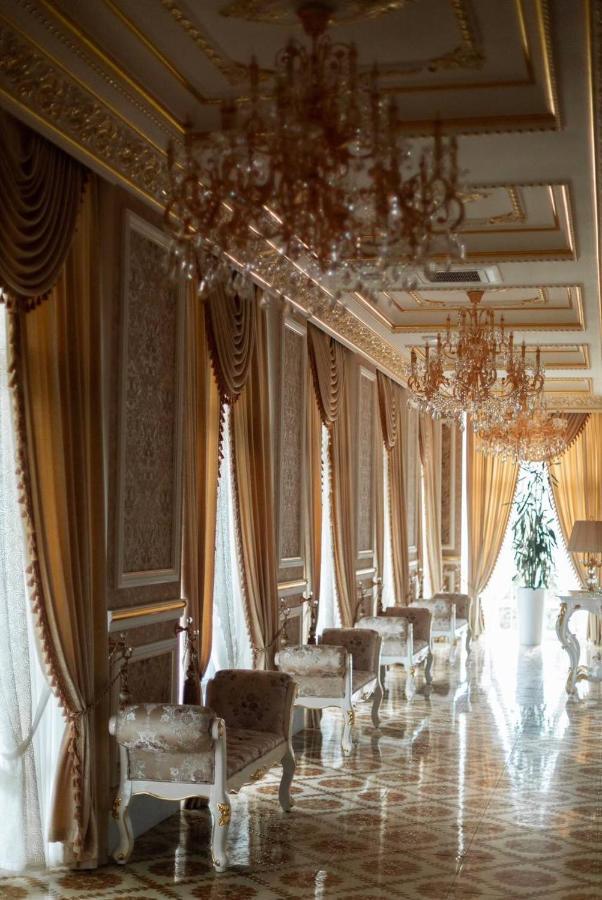 Hotel Grand Aristocrate Dubovtsy Exterior foto
