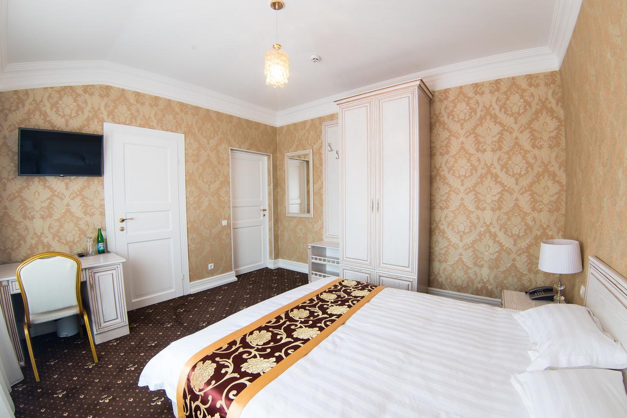 Hotel Grand Aristocrate Dubovtsy Exterior foto